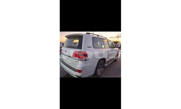 Buy Import Toyota Land Cruiser White Car in Import - Dubai in Andijon Buy Import Toyota Land Cruiser White Car in Import - Dubai in Andijon
