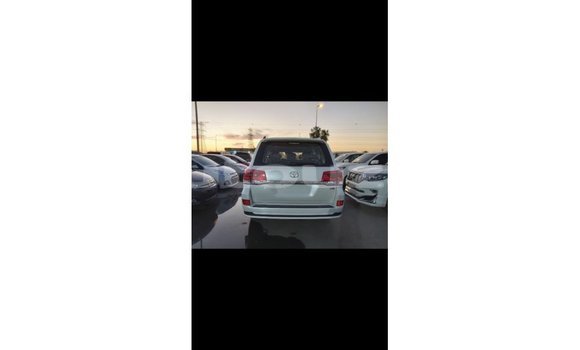 Buy Import Toyota Land Cruiser White Car in Import - Dubai in Andijon Buy Import Toyota Land Cruiser White Car in Import - Dubai in Andijon