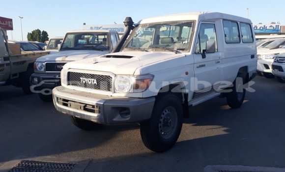 Buy Import Toyota Land Cruiser White Car in Import - Dubai in Andijon Buy Import Toyota Land Cruiser White Car in Import - Dubai in Andijon