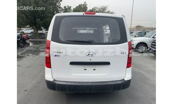 Buy Import Hyundai Cargo White Car in Import - Dubai in Andijon Buy Import Hyundai Cargo White Car in Import - Dubai in Andijon