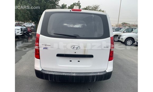 Buy Import Hyundai Cargo White Car in Import - Dubai in Andijon Buy Import Hyundai Cargo White Car in Import - Dubai in Andijon