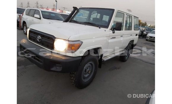 Buy Import Toyota Land Cruiser White Car in Import - Dubai in Andijon Buy Import Toyota Land Cruiser White Car in Import - Dubai in Andijon