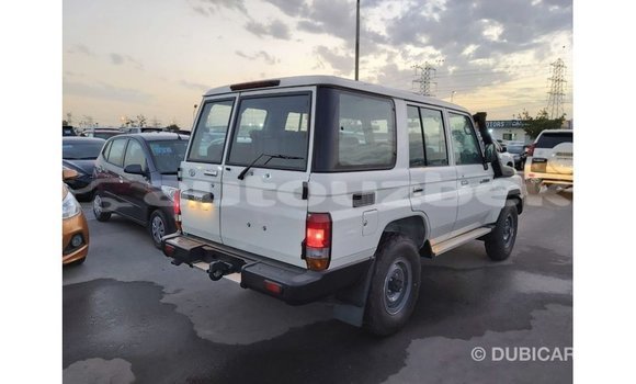 Buy Import Toyota Land Cruiser White Car in Import - Dubai in Andijon Buy Import Toyota Land Cruiser White Car in Import - Dubai in Andijon