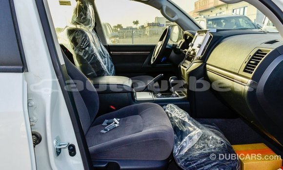 Buy Import Toyota Land Cruiser White Car in Import - Dubai in Andijon Buy Import Toyota Land Cruiser White Car in Import - Dubai in Andijon