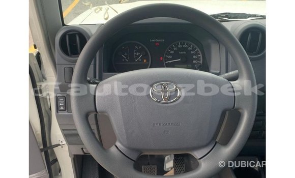 Buy Import Toyota Land Cruiser White Car in Import - Dubai in Andijon Buy Import Toyota Land Cruiser White Car in Import - Dubai in Andijon