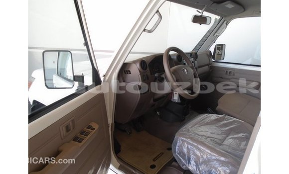 Buy Import Toyota Land Cruiser White Car in Import - Dubai in Andijon Buy Import Toyota Land Cruiser White Car in Import - Dubai in Andijon