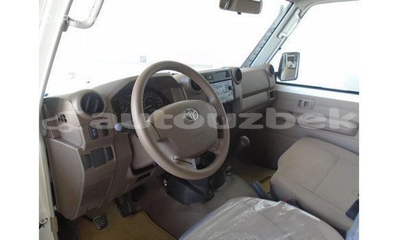 Buy Import Toyota Land Cruiser White Car in Import - Dubai in Andijon Buy Import Toyota Land Cruiser White Car in Import - Dubai in Andijon