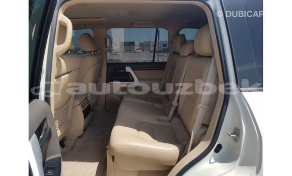 Buy Import Toyota Land Cruiser White Car in Import - Dubai in Andijon Buy Import Toyota Land Cruiser White Car in Import - Dubai in Andijon