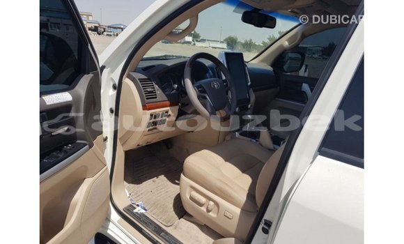 Buy Import Toyota Land Cruiser White Car in Import - Dubai in Andijon Buy Import Toyota Land Cruiser White Car in Import - Dubai in Andijon