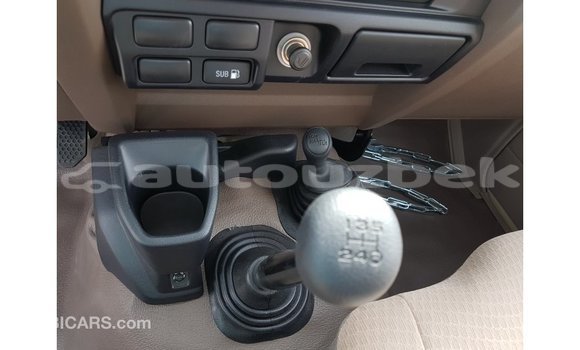 Buy Import Toyota Land Cruiser Beige Car in Import - Dubai in Andijon Buy Import Toyota Land Cruiser Beige Car in Import - Dubai in Andijon