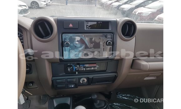 Buy Import Toyota Land Cruiser Beige Car in Import - Dubai in Andijon Buy Import Toyota Land Cruiser Beige Car in Import - Dubai in Andijon