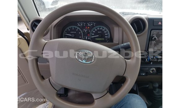 Buy Import Toyota Land Cruiser Beige Car in Import - Dubai in Andijon Buy Import Toyota Land Cruiser Beige Car in Import - Dubai in Andijon