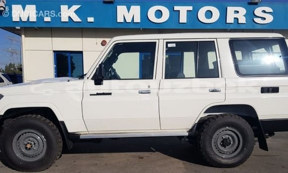 Buy Import Toyota Land Cruiser White Car in Import - Dubai in Andijon Buy Import Toyota Land Cruiser White Car in Import - Dubai in Andijon