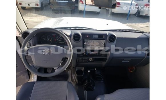 Buy Import Toyota Land Cruiser White Car in Import - Dubai in Andijon Buy Import Toyota Land Cruiser White Car in Import - Dubai in Andijon