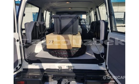 Buy Import Toyota Land Cruiser White Car in Import - Dubai in Andijon Buy Import Toyota Land Cruiser White Car in Import - Dubai in Andijon