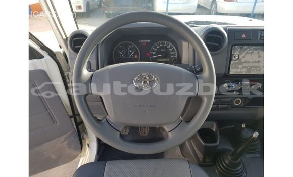 Buy Import Toyota Land Cruiser White Car in Import - Dubai in Andijon Buy Import Toyota Land Cruiser White Car in Import - Dubai in Andijon