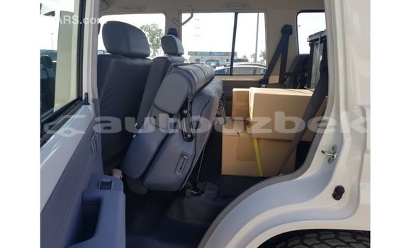 Buy Import Toyota Land Cruiser White Car in Import - Dubai in Andijon Buy Import Toyota Land Cruiser White Car in Import - Dubai in Andijon