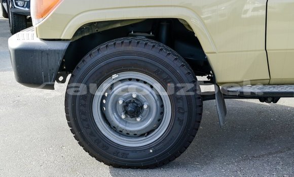 Buy Import Toyota Land Cruiser Beige Car in Import - Dubai in Andijon Buy Import Toyota Land Cruiser Beige Car in Import - Dubai in Andijon