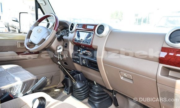 Buy Import Toyota Land Cruiser Beige Car in Import - Dubai in Andijon Buy Import Toyota Land Cruiser Beige Car in Import - Dubai in Andijon