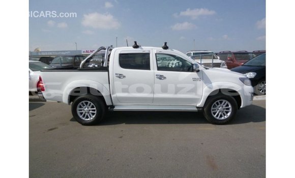 Buy Import Toyota Hilux White Car in Import - Dubai in Andijon Buy Import Toyota Hilux White Car in Import - Dubai in Andijon