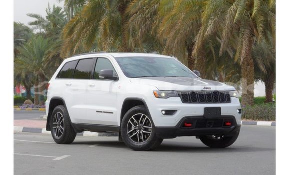 Buy Import Jeep Grand Cherokee White Car in Import - Dubai in Andijon