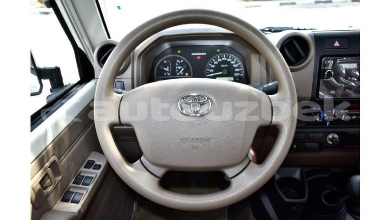Big with watermark toyota land cruiser andijon import dubai 3190