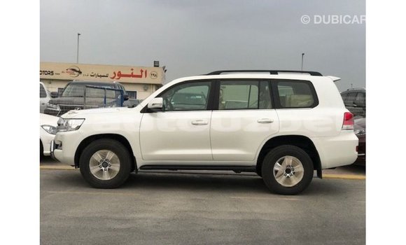 Buy Import Toyota Land Cruiser White Car in Import - Dubai in Andijon Buy Import Toyota Land Cruiser White Car in Import - Dubai in Andijon