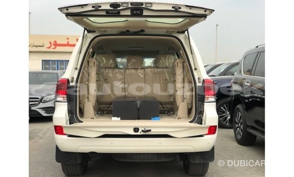 Buy Import Toyota Land Cruiser White Car in Import - Dubai in Andijon Buy Import Toyota Land Cruiser White Car in Import - Dubai in Andijon