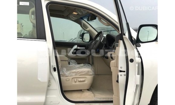 Buy Import Toyota Land Cruiser White Car in Import - Dubai in Andijon Buy Import Toyota Land Cruiser White Car in Import - Dubai in Andijon