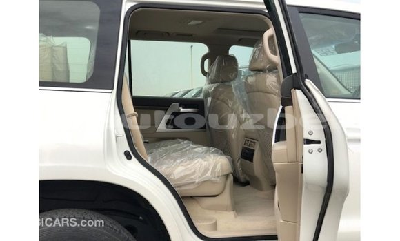 Buy Import Toyota Land Cruiser White Car in Import - Dubai in Andijon Buy Import Toyota Land Cruiser White Car in Import - Dubai in Andijon