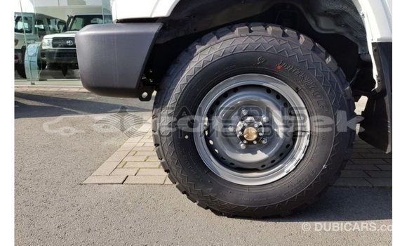 Buy Import Toyota Land Cruiser White Car in Import - Dubai in Andijon Buy Import Toyota Land Cruiser White Car in Import - Dubai in Andijon