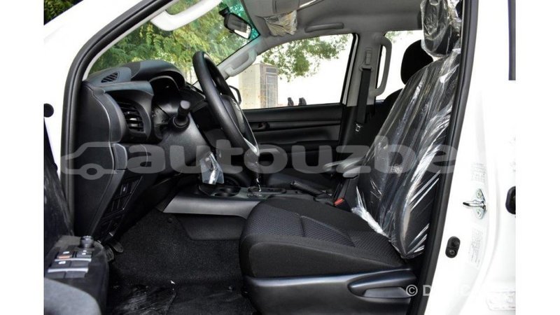 Big with watermark toyota hilux andijon import dubai 3204