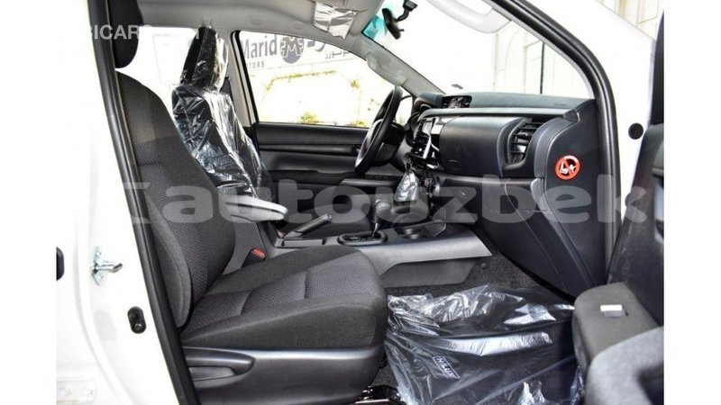 Big with watermark toyota hilux andijon import dubai 3204