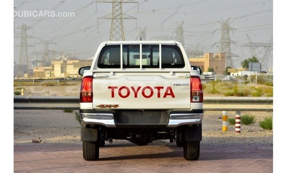 Buy Import Toyota Hilux White Car in Import - Dubai in Andijon Buy Import Toyota Hilux White Car in Import - Dubai in Andijon
