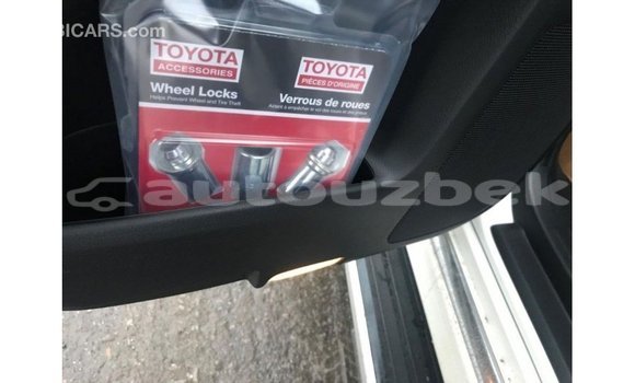 Buy Import Toyota 4Runner White Car in Import - Dubai in Andijon Buy Import Toyota 4Runner White Car in Import - Dubai in Andijon