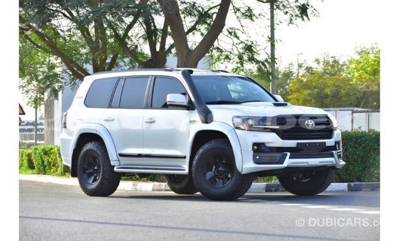 Buy Import Toyota Land Cruiser White Car in Import - Dubai in Andijon Buy Import Toyota Land Cruiser White Car in Import - Dubai in Andijon