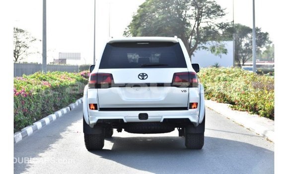 Buy Import Toyota Land Cruiser White Car in Import - Dubai in Andijon Buy Import Toyota Land Cruiser White Car in Import - Dubai in Andijon