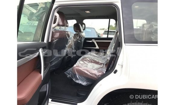 Buy Import Toyota Land Cruiser White Car in Import - Dubai in Andijon Buy Import Toyota Land Cruiser White Car in Import - Dubai in Andijon