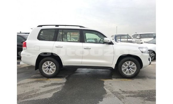 Buy Import Toyota Land Cruiser White Car in Import - Dubai in Andijon Buy Import Toyota Land Cruiser White Car in Import - Dubai in Andijon