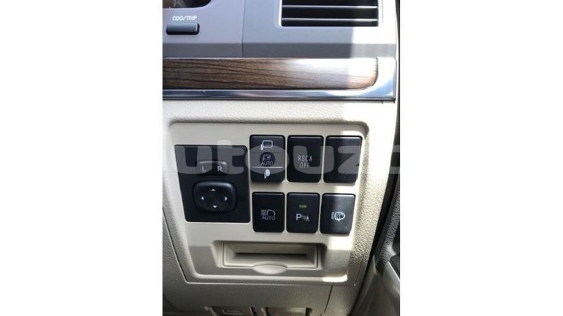 Big with watermark toyota land cruiser andijon import dubai 3238