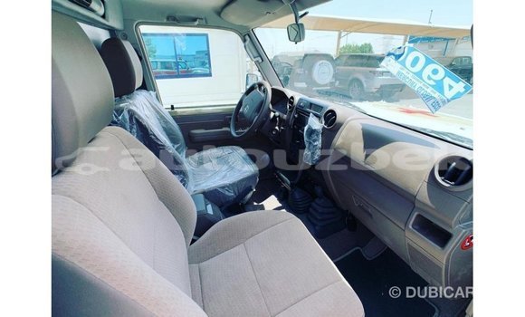 Buy Import Toyota Land Cruiser Beige Car in Import - Dubai in Andijon Buy Import Toyota Land Cruiser Beige Car in Import - Dubai in Andijon