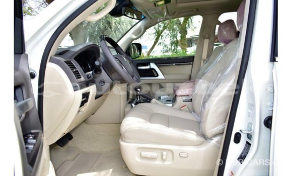 Buy Import Toyota Land Cruiser White Car in Import - Dubai in Andijon Buy Import Toyota Land Cruiser White Car in Import - Dubai in Andijon