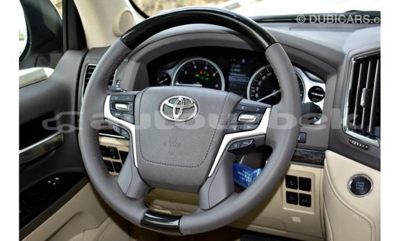 Buy Import Toyota Land Cruiser White Car in Import - Dubai in Andijon Buy Import Toyota Land Cruiser White Car in Import - Dubai in Andijon