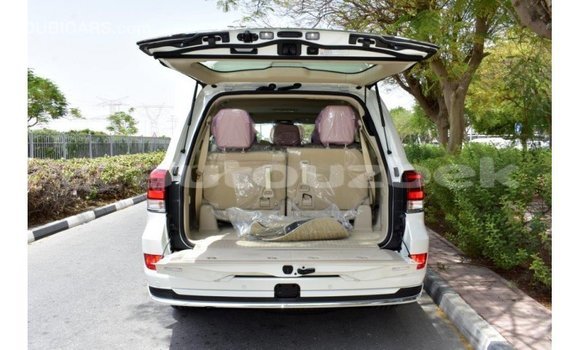 Buy Import Toyota Land Cruiser White Car in Import - Dubai in Andijon Buy Import Toyota Land Cruiser White Car in Import - Dubai in Andijon
