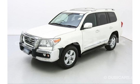 Buy Import Toyota Land Cruiser White Car in Import - Dubai in Andijon Buy Import Toyota Land Cruiser White Car in Import - Dubai in Andijon