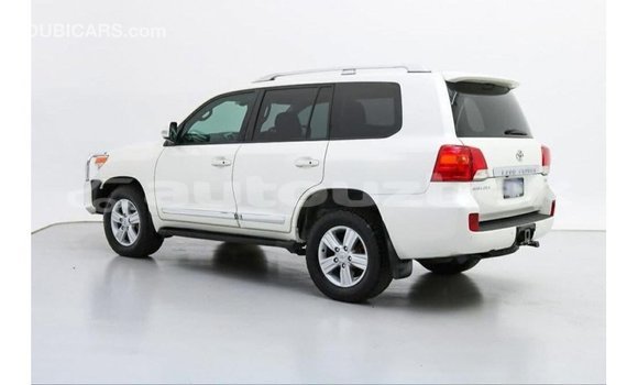 Buy Import Toyota Land Cruiser White Car in Import - Dubai in Andijon Buy Import Toyota Land Cruiser White Car in Import - Dubai in Andijon
