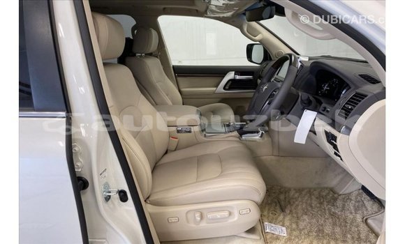 Buy Import Toyota Land Cruiser White Car in Import - Dubai in Andijon Buy Import Toyota Land Cruiser White Car in Import - Dubai in Andijon