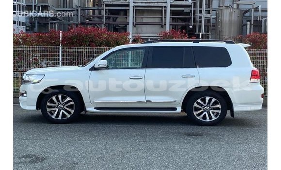 Buy Import Toyota Land Cruiser White Car in Import - Dubai in Andijon Buy Import Toyota Land Cruiser White Car in Import - Dubai in Andijon