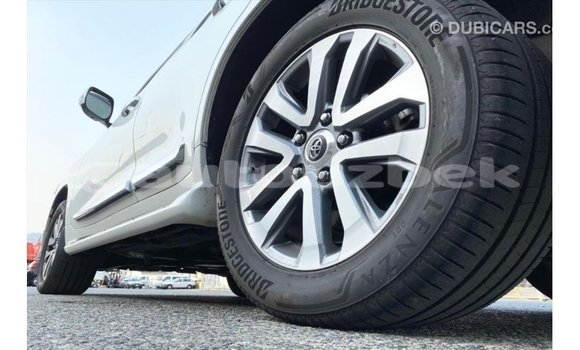 Buy Import Toyota Land Cruiser White Car in Import - Dubai in Andijon Buy Import Toyota Land Cruiser White Car in Import - Dubai in Andijon