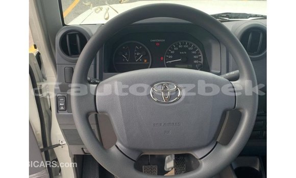 Buy Import Toyota Land Cruiser White Car in Import - Dubai in Andijon Buy Import Toyota Land Cruiser White Car in Import - Dubai in Andijon